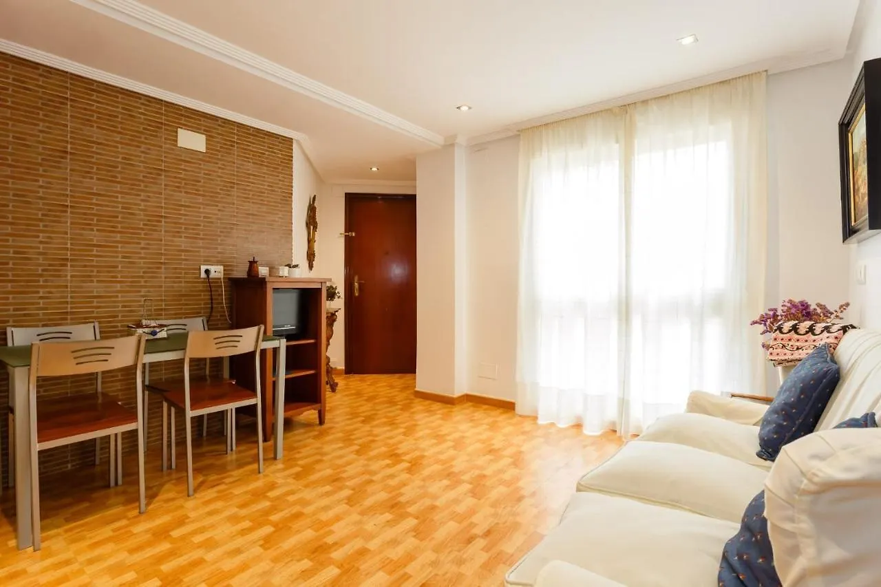 Gatu Villa Elvira Junto Al Hospital Y Playa 2 Dormit Y 2 Banos, Preferente Mayores De 25 Anos Y Familias Cadiz Apartment